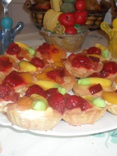 Gyümölcsös kosárka recept fotója