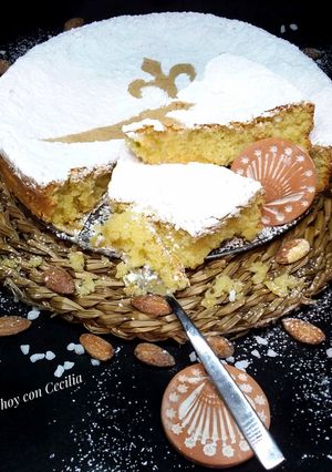 A picture of Tarta de Santiago.