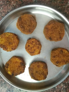வாழைக்காய் பிரட்டல்(Raw Banana recipe in Tamil) செய்முறை முக்கிய புகைப்படம்