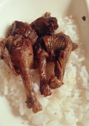 Hình của món Bồ câu kho gừng sả cho bé 12m+.