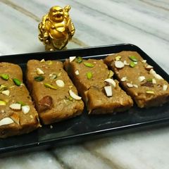 A picture of Aflatoon halwa (Mumbai speciality).