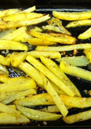 Una foto de Papas con ajo al horno-Patates Fournou
