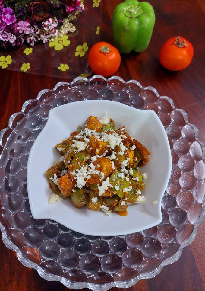 मसालेदार पनीर (ड्राई) (Masaledar paneer dry recipe in Hindi) रेसिपी मुख्य फोटो