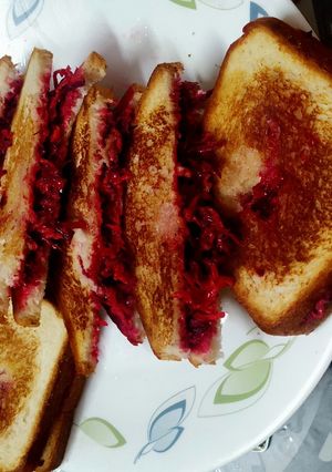 A picture of Beetroot sandwich.