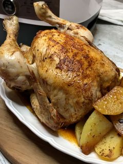 Una foto de Pollo asado con patatas en olla FussionCook FC7Smart