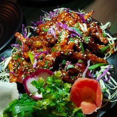 A picture of Honey chilli chicken.