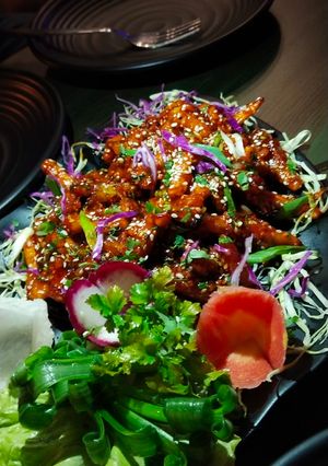 A picture of Honey chilli chicken.