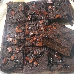 A picture of Brownie (oats,apple,dates).