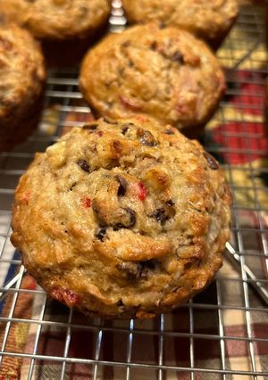 A picture of Banana Split Muffins.