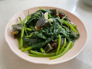 皮蛋地瓜葉［蔬食］