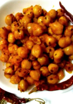A picture of Crispy Crunchy Chickpeas.