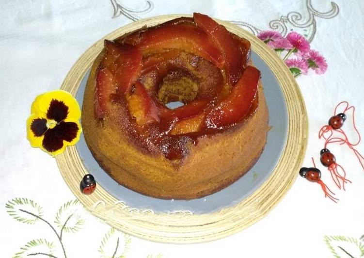 Bolo de Cenoura com Marmelo e Mel