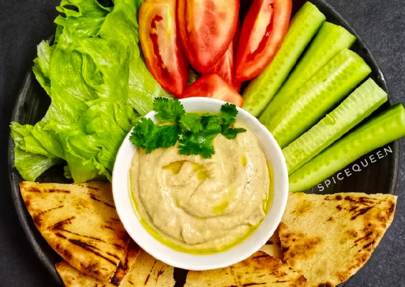 Babaghanoush/ Smoky eggplant dip