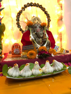 ઉકડીચે મોદક(modak recipe in gujarati) રેસીપી મુખ્ય ફોટો