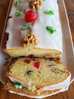 Una foto de Budín Navideño con frutas