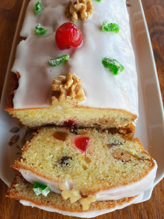 Una foto de Budín Navideño con frutas