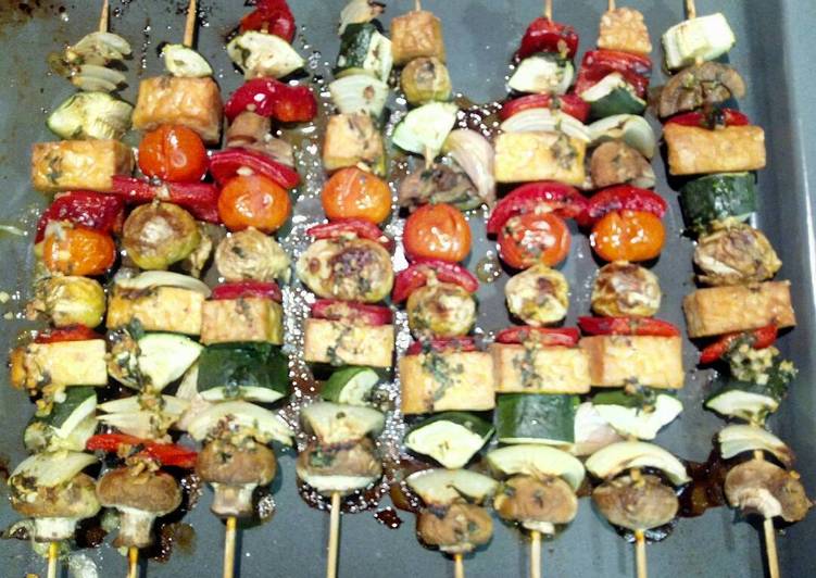 Pinchos de verduras y tempeh