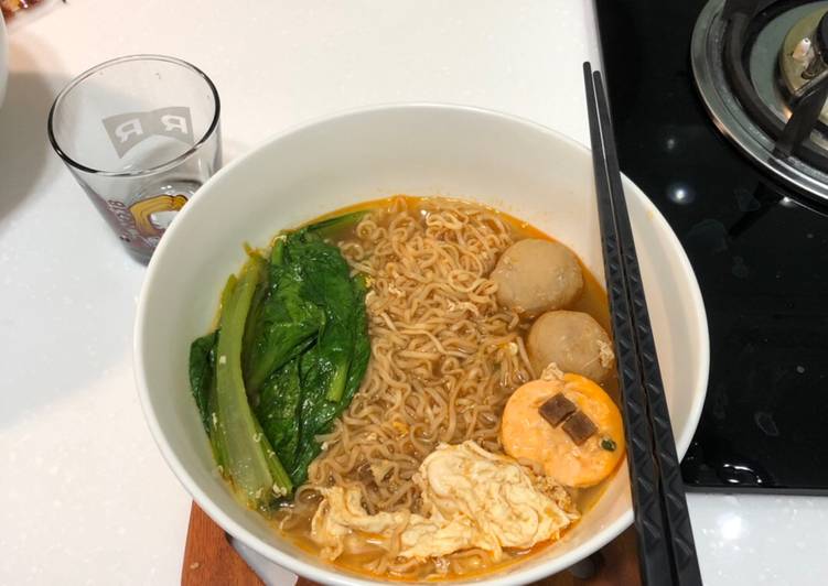 完蛋了蔥燒牛肉麵（貢丸+蛋蛋）