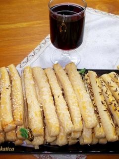 Gyors, omlós sajtosrúd recept fotója
