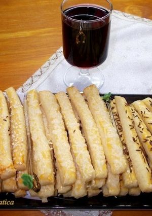Gyors, omlós sajtosrúd recept fotója