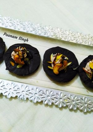 चॉकलेट बिस्किट बाइट्स (Chocolate biscuit bites recipe in Hindi) रेसिपी मुख्य फोटो