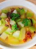 Canh bí xanh nấu nấm khô
