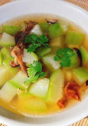 Hình của món Canh bí xanh nấu nấm khô.
