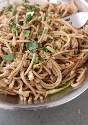 नूडल्स (noodles recipe in Hindi) रेसिपी मुख्य फोटो