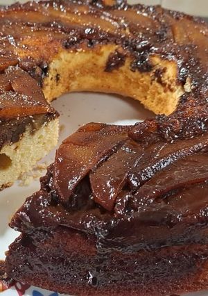 Una foto de Budín caramelizado de peras y chocolate
