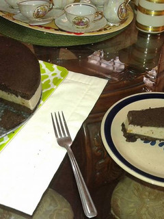 Una foto de Pastel de algarrobo y vainilla