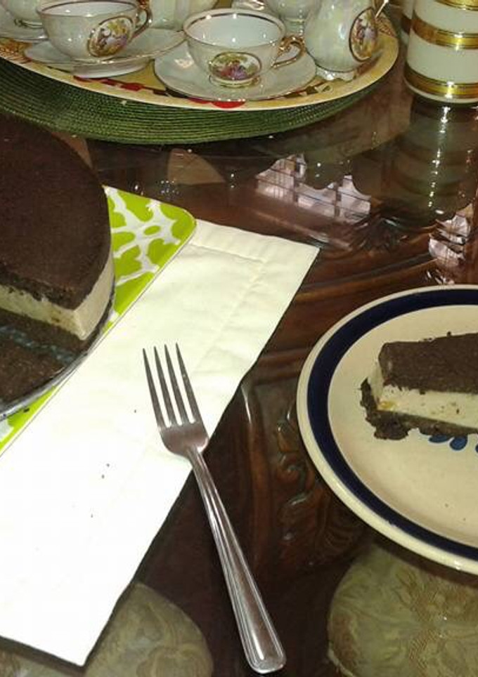 Una foto de Pastel de algarrobo y vainilla