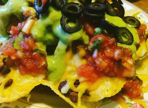 Una foto de Nachos Con Carne Asada Súper bowl
