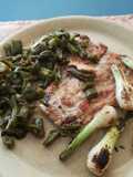 Carne asada con nopales y cebollines