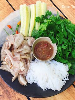 Hình của món Thịt Luộc Cuốn Bánh Tráng.