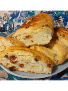 Una foto de Pan casero con chicharrón🥖🧉