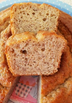 Una foto de Torta de banana y yogurt súper húmeda y esponjosa