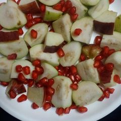 A picture of Fresh Fruits Chaat.