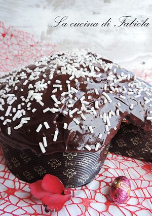Foto di Colomba veloce al cioccolato e mascarpone senza lievitazione e burro