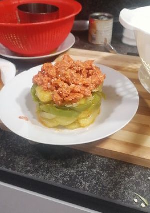 Una foto de Timbal de patatas, txistorra, y huevo poché