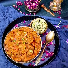 A picture of Aata Suji and Mawa Halwa.