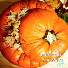 A picture of Sweet rice porridge in pumpkin.