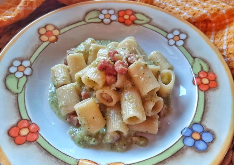 Steps to Make Super Quick Homemade Pasta con crema di broccoli e pancetta