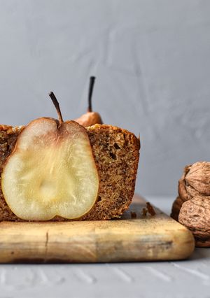 A picture of Pear and Walnut Cake.