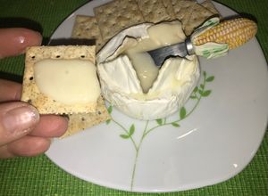 Una foto de Crema de camembert para cocktail