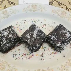 A picture of Lamington.