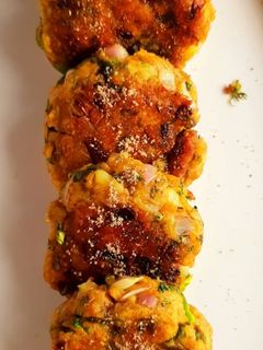पोह्यांचे कटलेट (pohyanchi cutlets recipe in marathi) रेसिपी चे मुख्य फोटो 