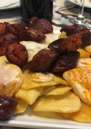 Foto principal de Huevos rotos... 100 por 100 del pueblo!