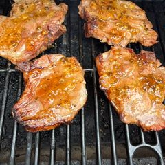 A picture of Jalapeño Jelly Grilled Pork Chops.