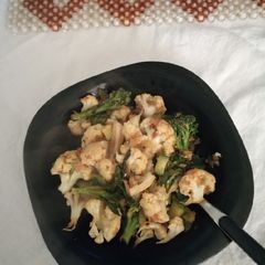 A picture of Steamed broccoli and cauliflower.