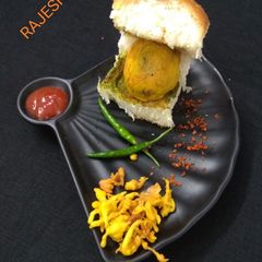 A picture of Vada Pav.